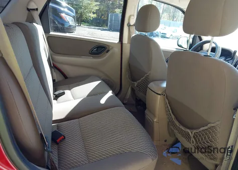 2004 Ford Escape Xlt z USA, uszkodzony, nr VIN 1FMYU93114DA06562